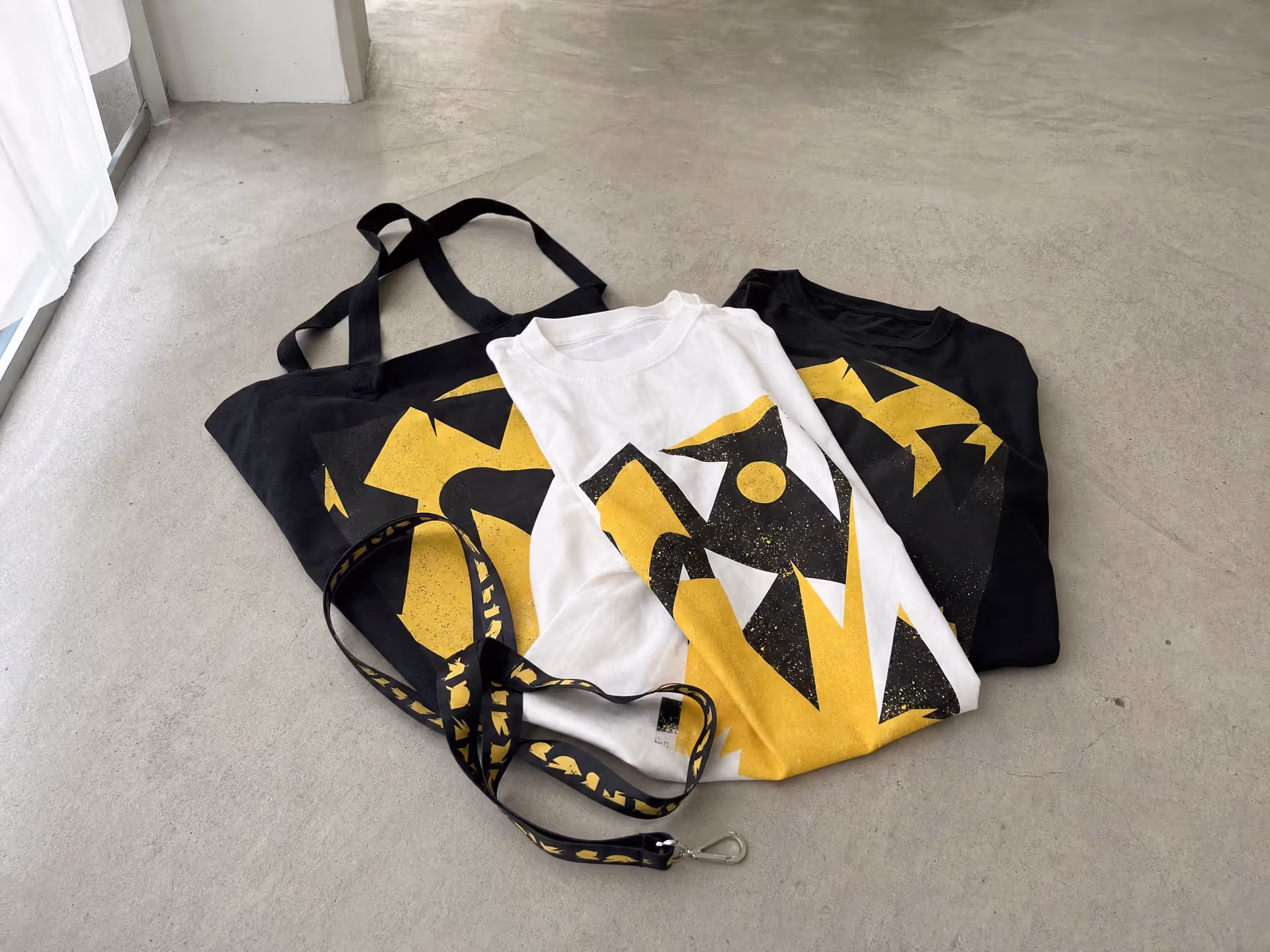 Gotowa odzież eventowa i merch z nadrukiem DTF